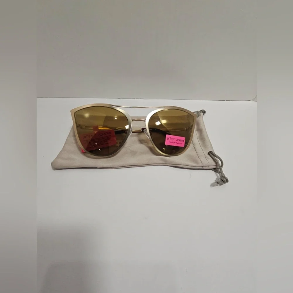 NWT Betsey Johnson Gold Cat Eye Sunglasses – Metal Frames with Pink Heart